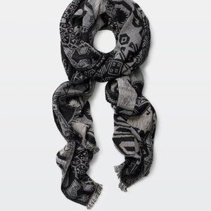 Aritzia wilfred tapestry scarf